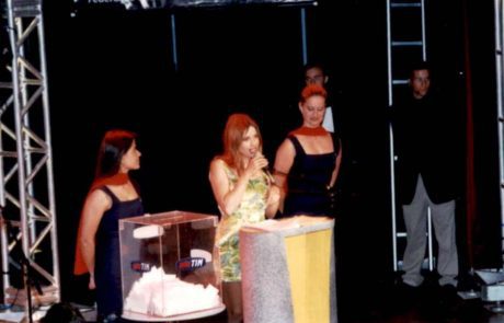 1999 - Top de Marketing - Sorteio TIM - Isadora Ribeiro