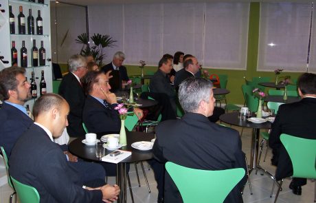 2004 – Café Network – Andre Caio Moreira, Diretor territorial da VIVO PR e SC 2004 - Café Network - Andre Caio Moreira, Diretor territorial da VIVO PR e SC