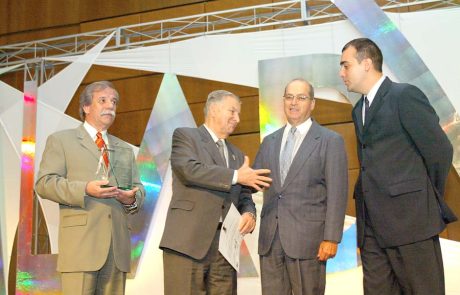 2004 – Top Social – Diretor Ney Braga 2004 - Top Social - Diretor Ney Braga