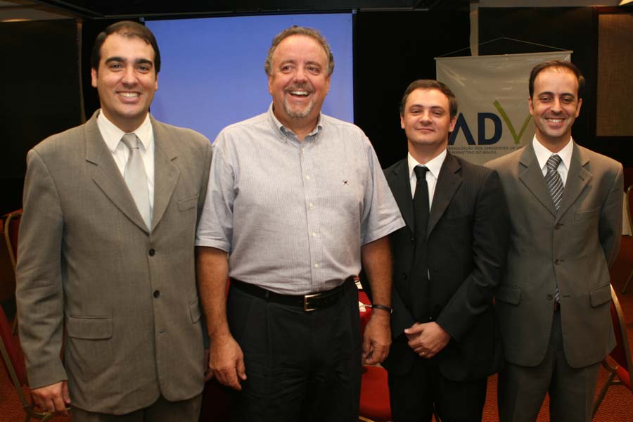 2007 – Associados ADVB-PR – Ney Braga Alves, Norman Arruda, Rodrigo Turra e Rodrigo Florenzano 2007 - Associados ADVB-PR - Ney Braga Alves, Norman Arruda, Rodrigo Turra e Rodrigo Florenzano