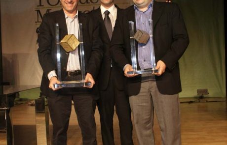 2009 – Top de Marketing – Gran Prixx – Positivo Tecnologia – Cesar Aymore, Rodrigo Florenzano e Helio Rotenberg 2009 - Top de Marketing - Gran Prixx - Positivo Tecnologia - Cesar Aymore, Rodrigo Florenzano e Helio Rotenberg