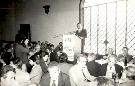 João Elisio Ferraz de Campos – Paraná A política de Administração das Finanças Públicas João Elisio Ferraz de Campos - Paraná A política de Administração das Finanças Públicas