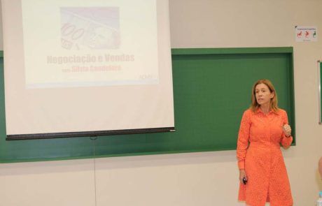 2017 - Curso de Negociação - ADVB Maringá - Silvia Candeloro